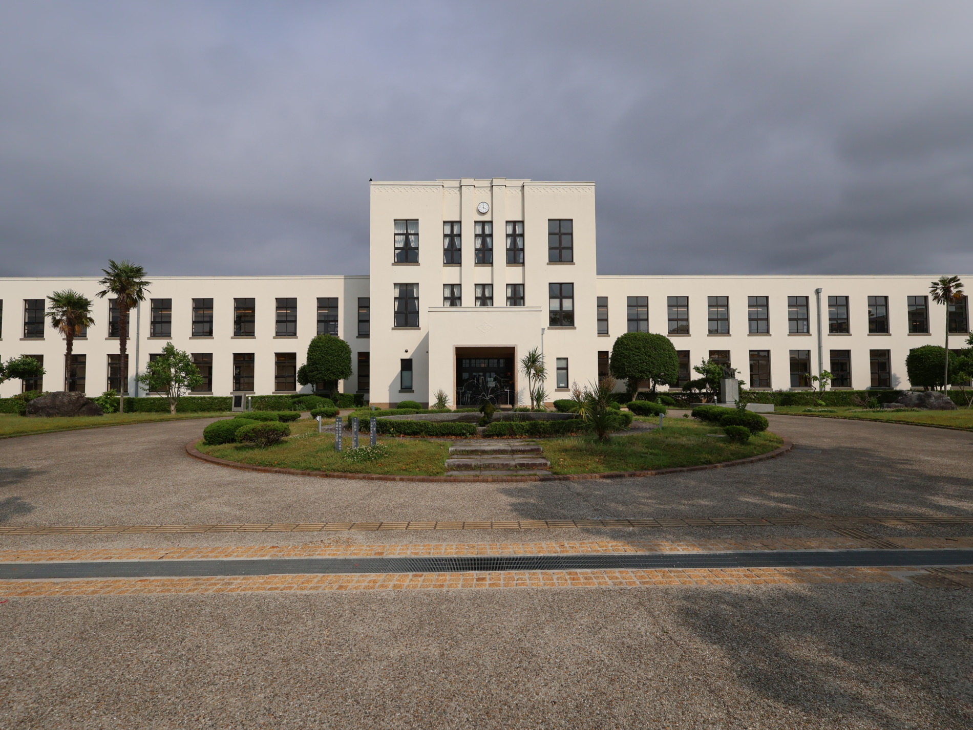 レトロ建築・豊郷小学校旧校舎群をみてきました